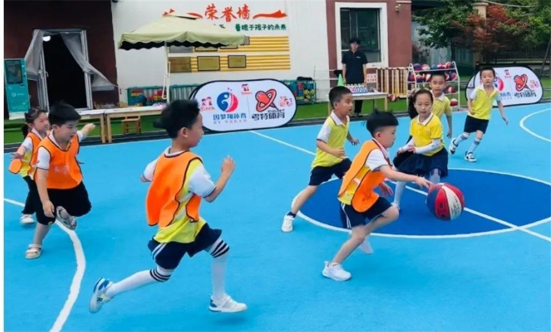 幼兒園籃球特色運動，幼兒園籃球教育，幼兒園籃球場規(guī)劃